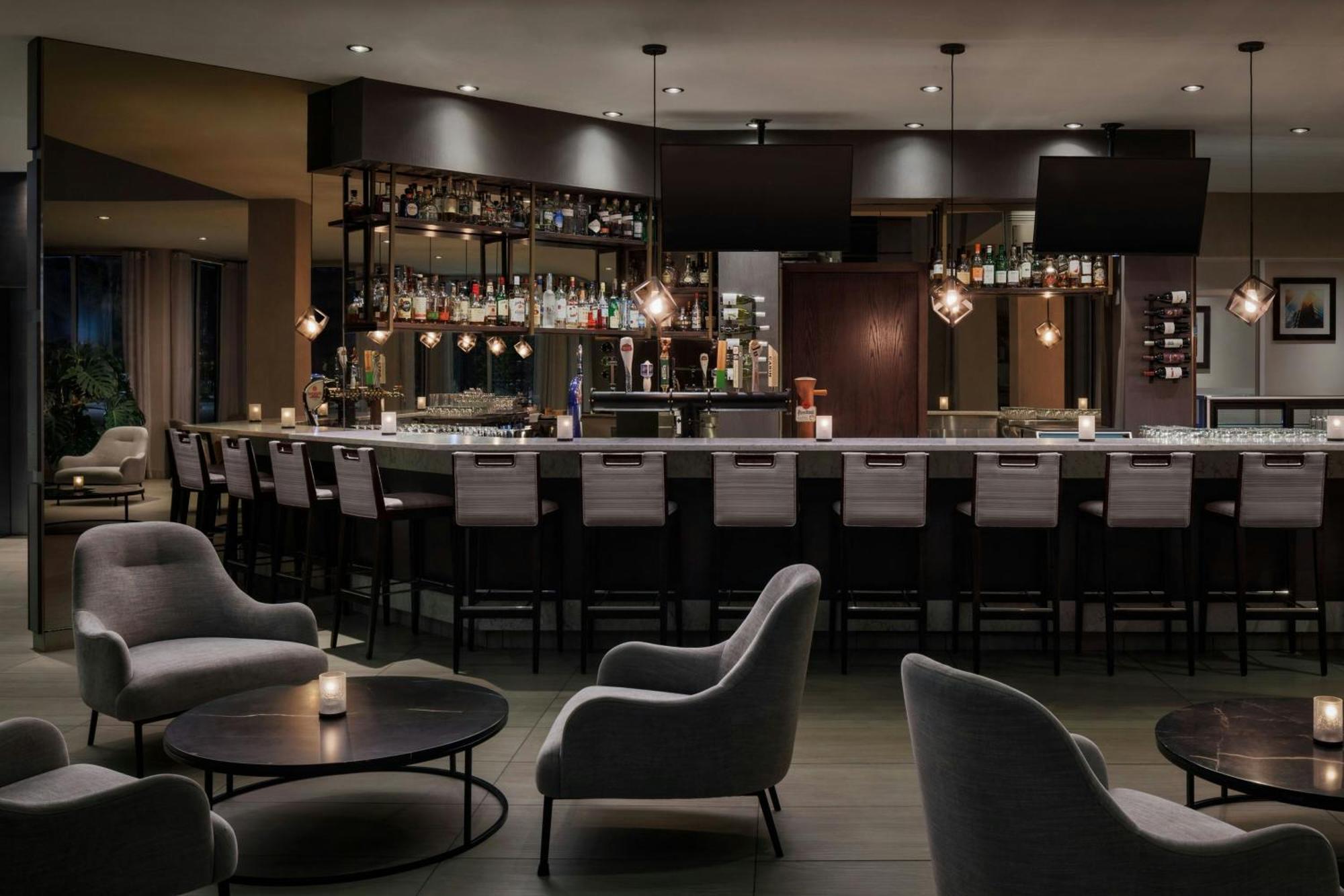 Hotel The Westin Airport 4*